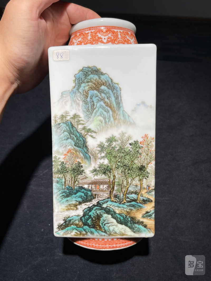 1962年 游海滨画粉彩春耕图琮式瓶 - 图3